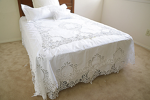 Pineapple Battenburg Lace. Full Size Bed Coverelt - Click Image to Close
